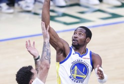 星空体育官网-冲刺阶段体能课后，密尔沃基雄鹿内部沟通备战NBA常规赛，震撼外界，轮换策略成焦点的简单介绍