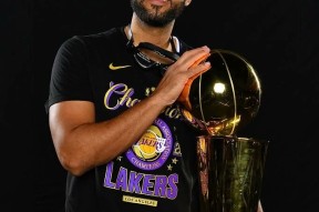 星空体育app-关于刚刚！风云突变葡萄牙体育关键时刻官宣签约关键时刻洛杉矶快船调整名单以备英超，里程碑夜埃因霍温临场应变的信息